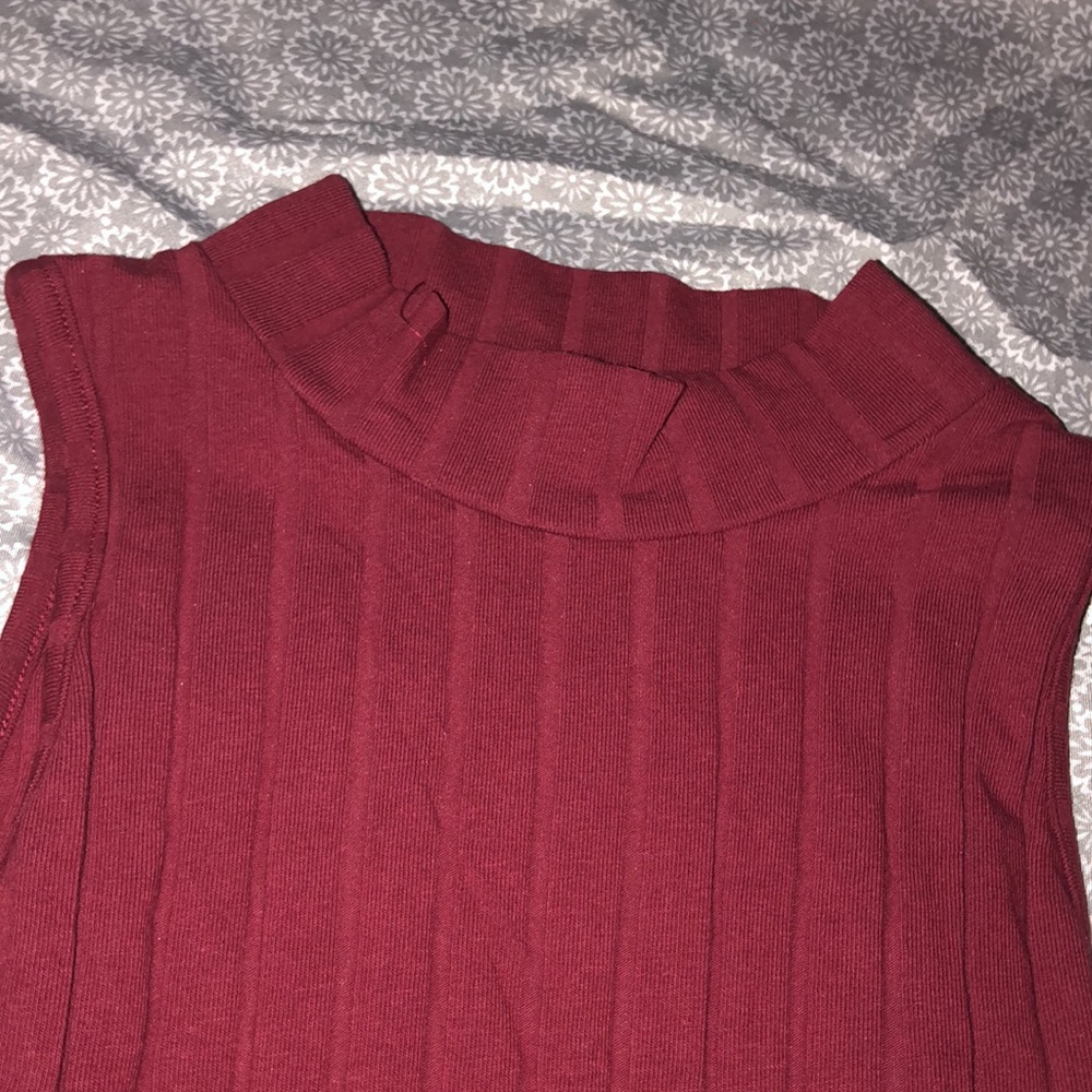Red top❤️ - Picture 3 of 3